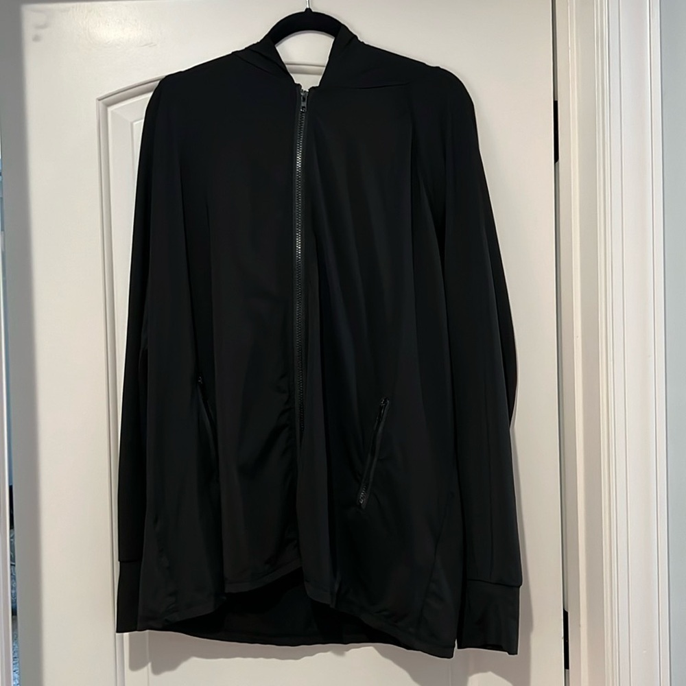 In’Voland Black Full Zip Lighweight Jacket with Hood and Zipper Pockets. Sz 24W